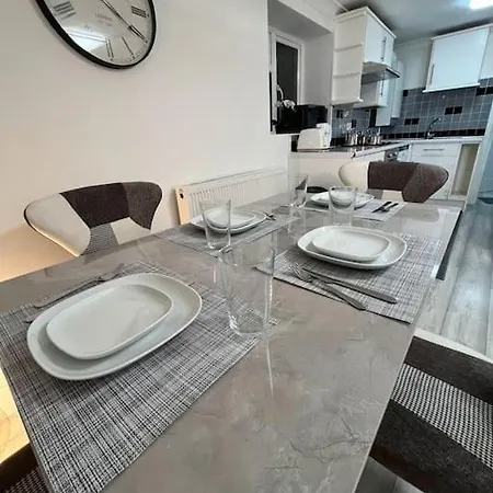Modern & Stylish Haven In Heart Of London Apartment Exterior photo