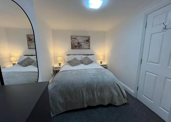 Modern & Stylish Haven In Heart Of London