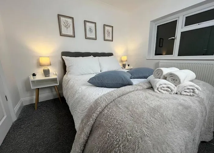 Modern & Stylish Haven In Heart Of London